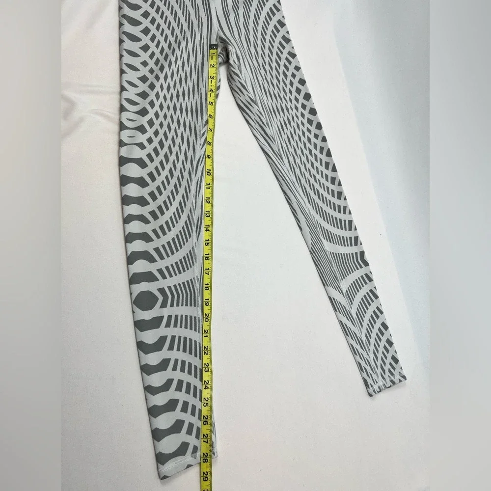 Alo Yoga High Waist Airbrush Leggings Grey White Optical Illusion Geometric 28in